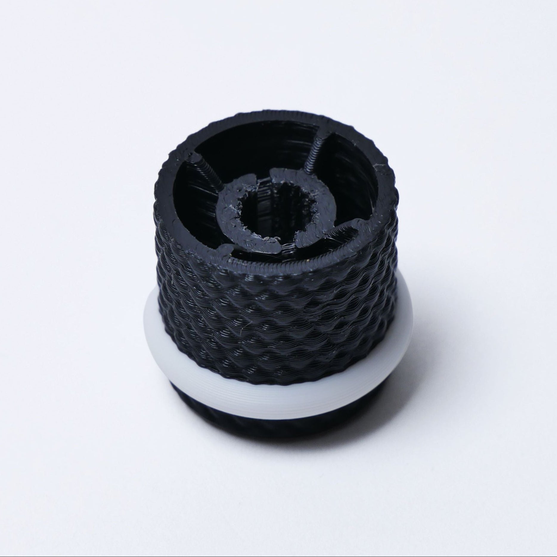 Halo Knurled Guitar Knobs, Two-Tone Control Knobs for Guitar and Bass - 18 Spline 6mm Pot Shaft - Ploutone