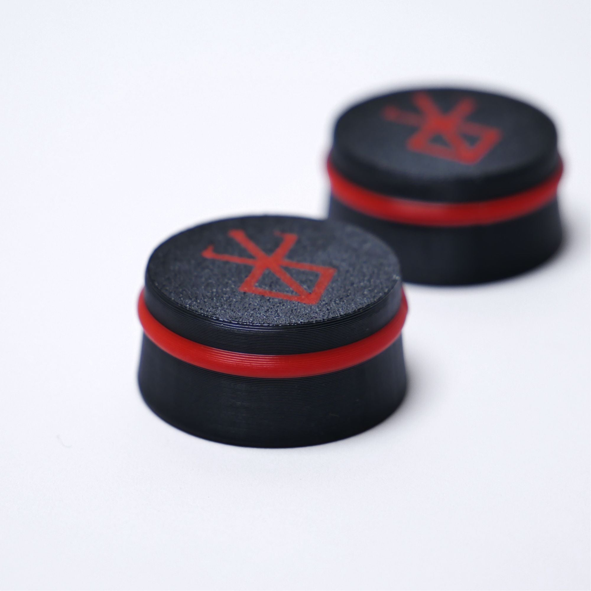 Berserker Custom Guitar Knobs (18 spline, 6mm) - Black & Red Knobs from Ploutone