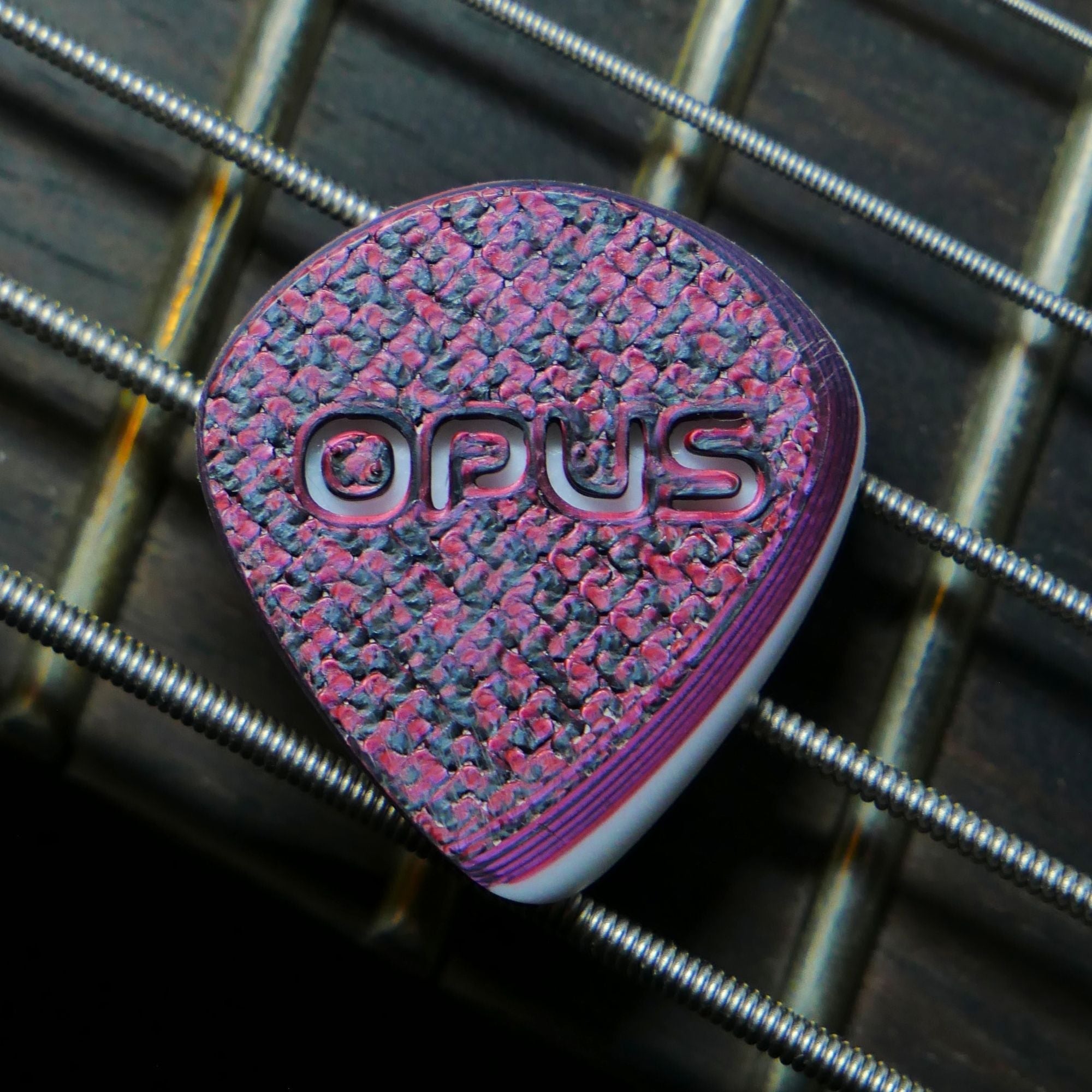 Opus Killik VALKORE™ - Magma Handmade Guitar Pick - Ploutone