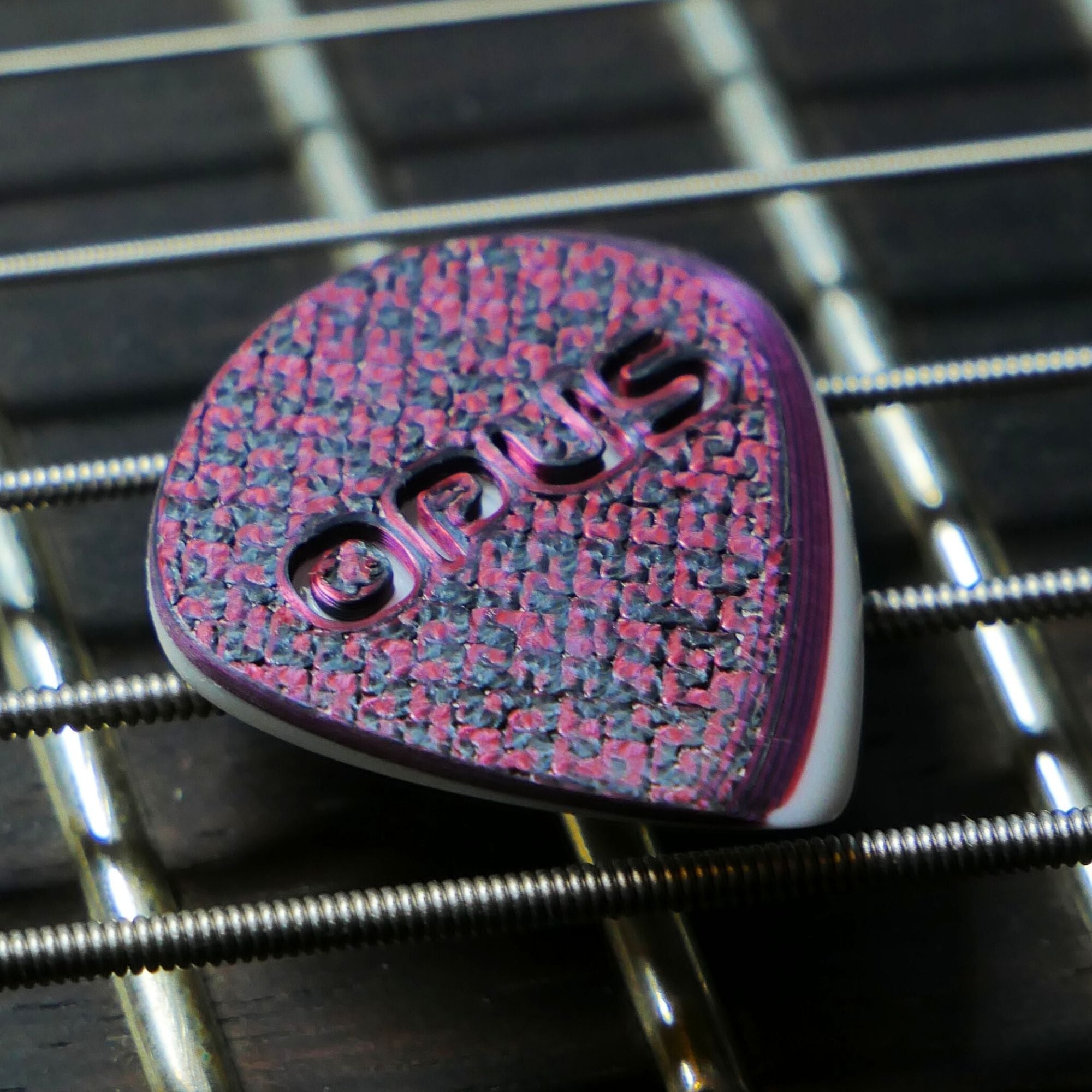 Opus Killik VALKORE™ - Magma Handmade Guitar Pick - Ploutone