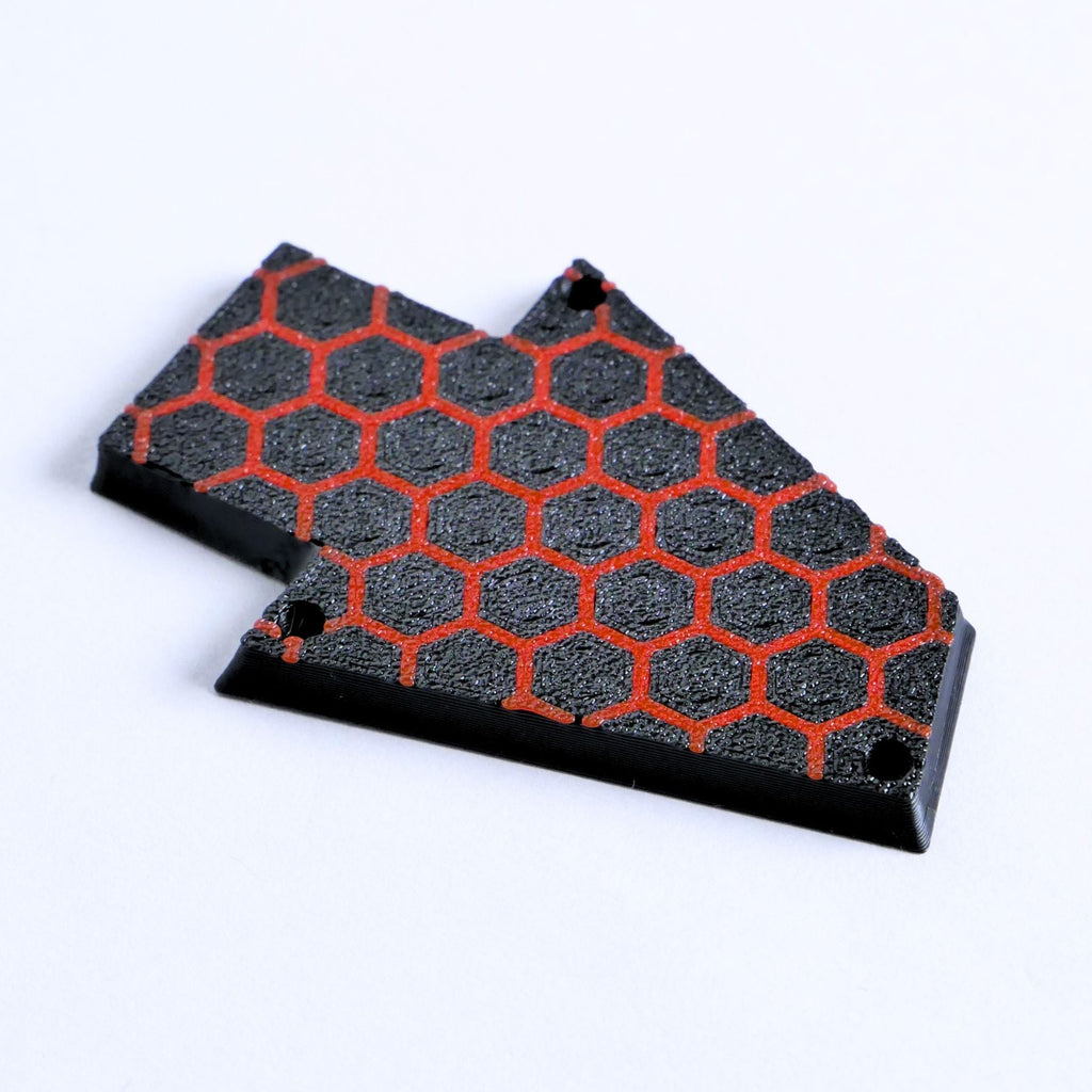 Custom Ibanez Truss Rod Cover for RG & JEM – Honeycomb Hex (Red & Black) - Ploutone