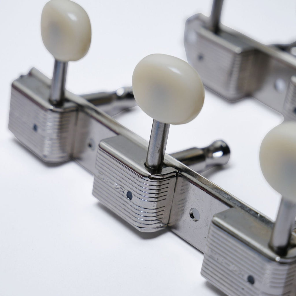 3-On-A-Plate Open-Gear Tuners 3+3 (Nickel / White) – Vintage 9mm Holes Tuning Machine Heads from Ploutone