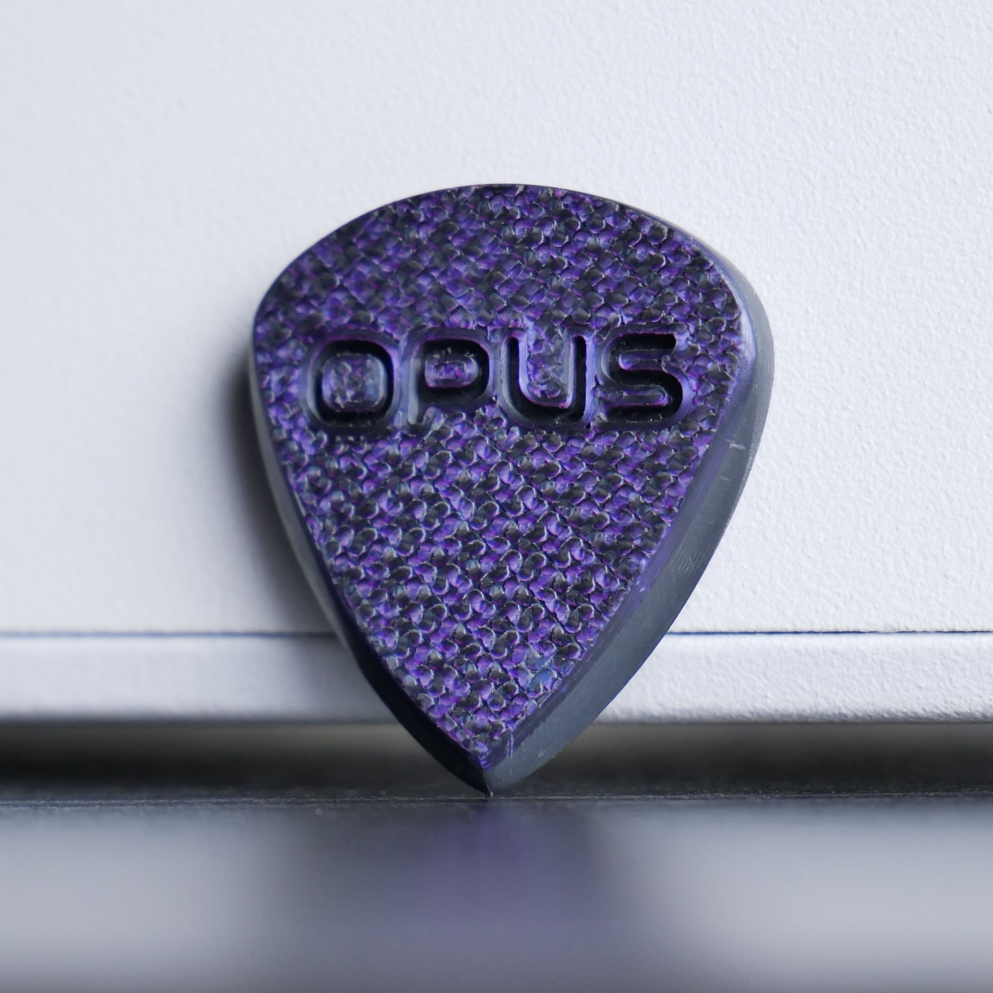 Opus Skalm Onyx VALKORE™ - Amethyst Series Handmade Guitar Pick - Ploutone
