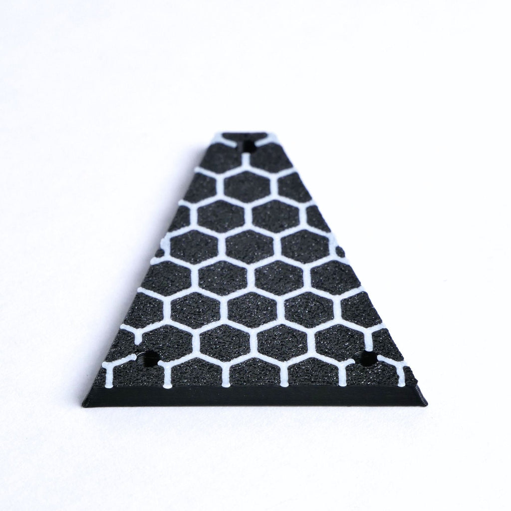 Custom Jackson/ Charvel Truss Rod Cover – Honeycomb Hex (Black & White) - Ploutone
