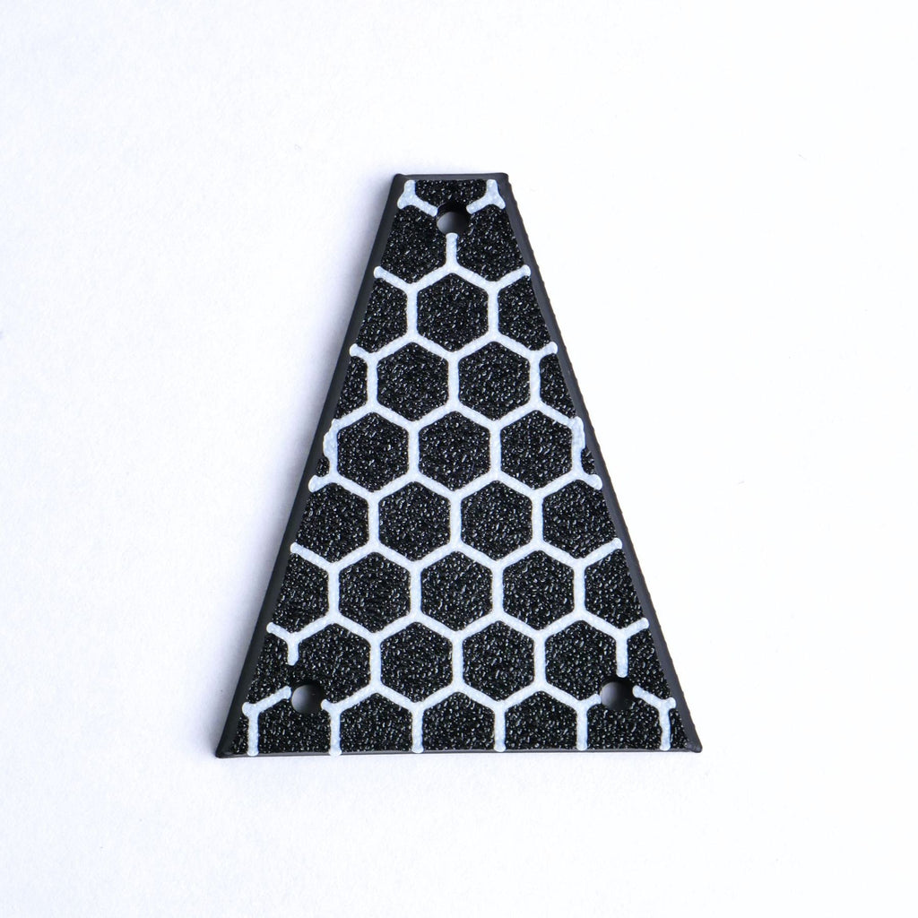 Custom Jackson/ Charvel Truss Rod Cover – Honeycomb Hex (Black & White) - Ploutone
