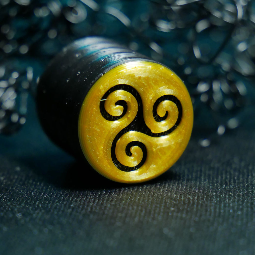 Opus Guitar Knobs - Gold and Black Triskele Sigil - Ploutone