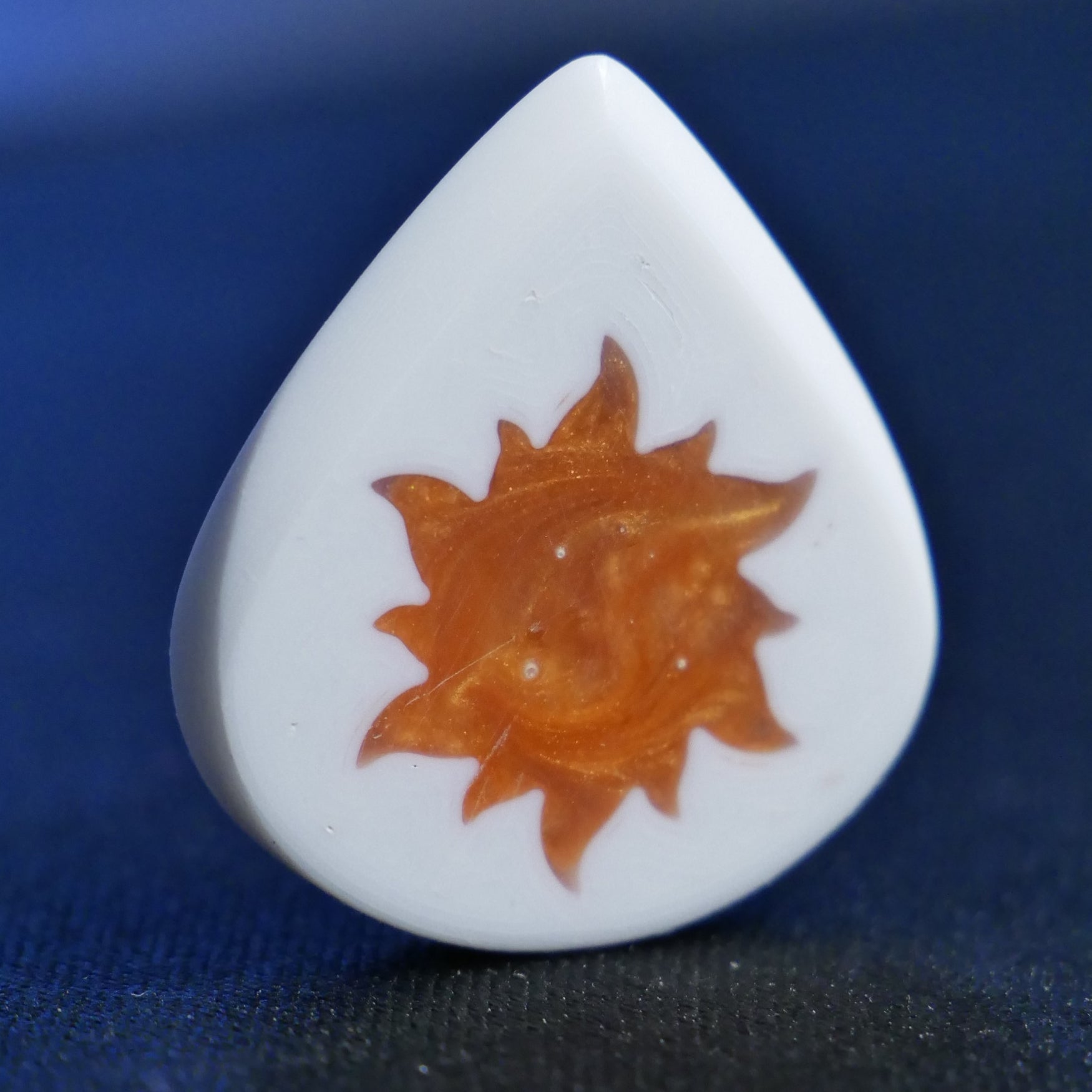 Opus Jari VALKORE™ - Solar Handmade Guitar Pick - Ploutone