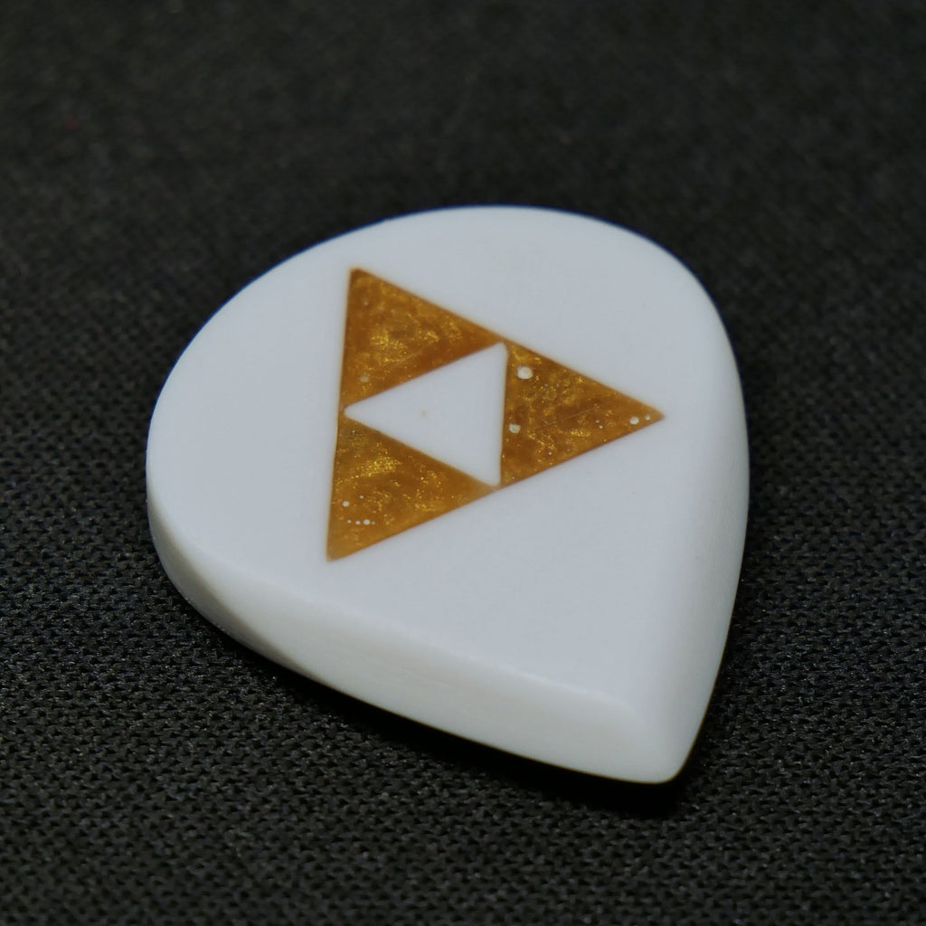 Opus Jari VALKORE™ - Zelda Triforce Handmade Guitar Pick - Ploutone