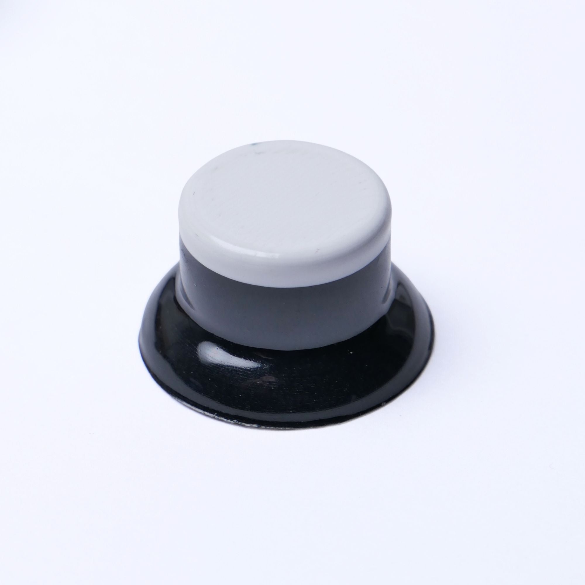 Custom Top Hat Guitar Knobs - Two Tone Black & White - Ploutone