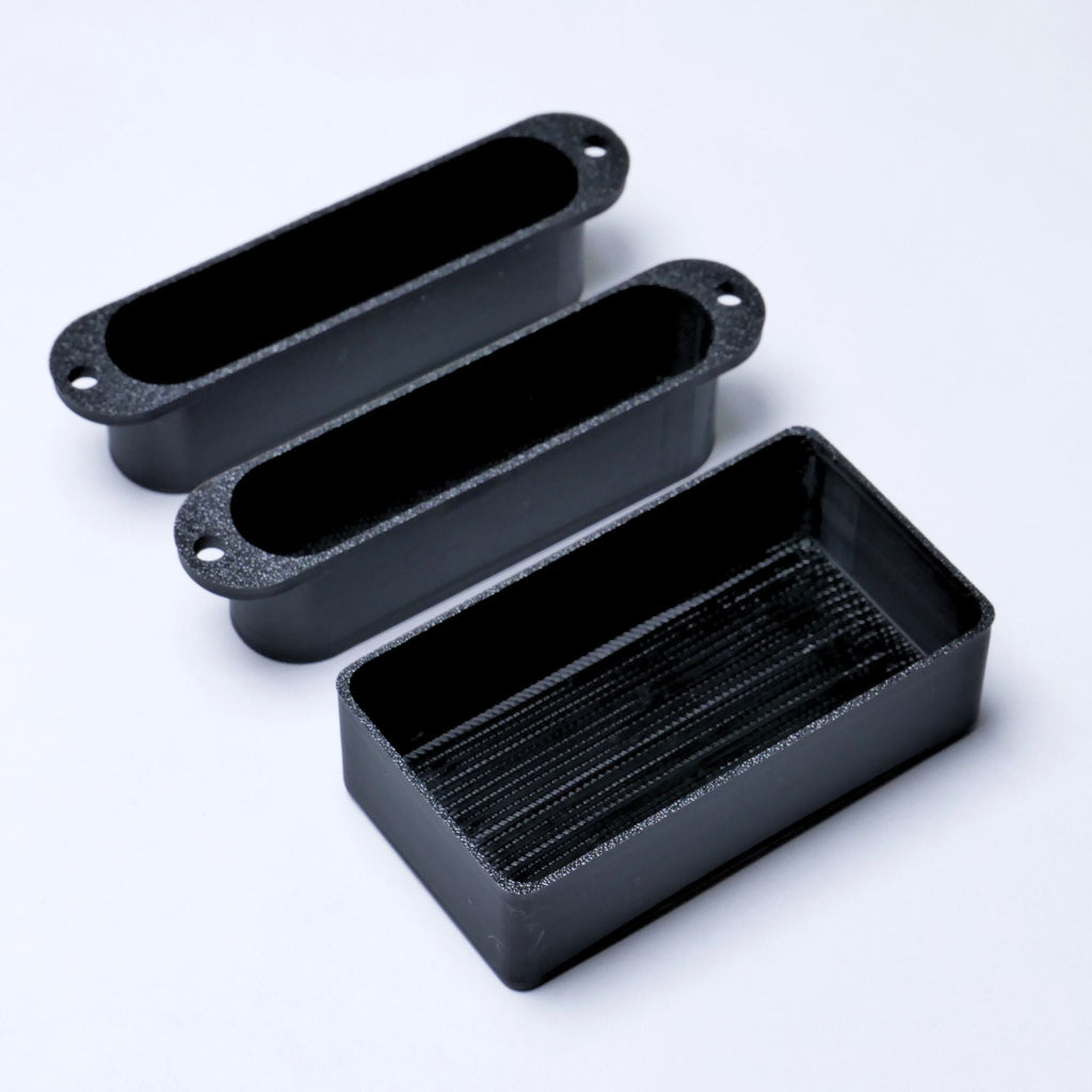 Custom HSS Pickup Cover Set (No Holes) - Black & Red Honeycomb - Ploutone
