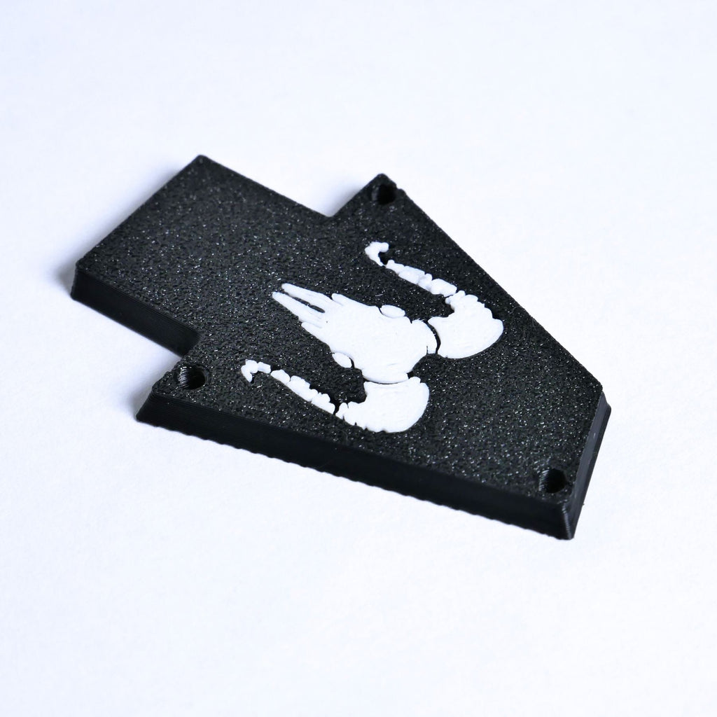 Custom Ibanez Truss Rod Cover for RG & JEM – Ram Skull (White & Black) - Ploutone