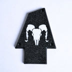 Custom Ibanez Truss Rod Cover for RG & JEM – Ram Skull (White & Black) - Ploutone