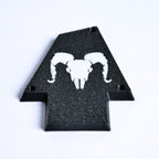 Custom Ibanez Truss Rod Cover for RG & JEM – Ram Skull (White & Black) - Ploutone