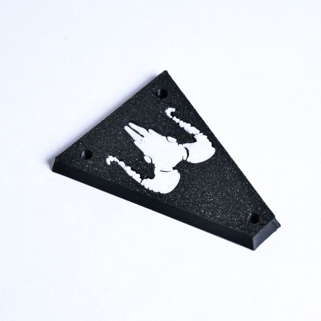 Custom Jackson/ Charvel Truss Rod Cover – Ram Skull (White & Black) - Ploutone