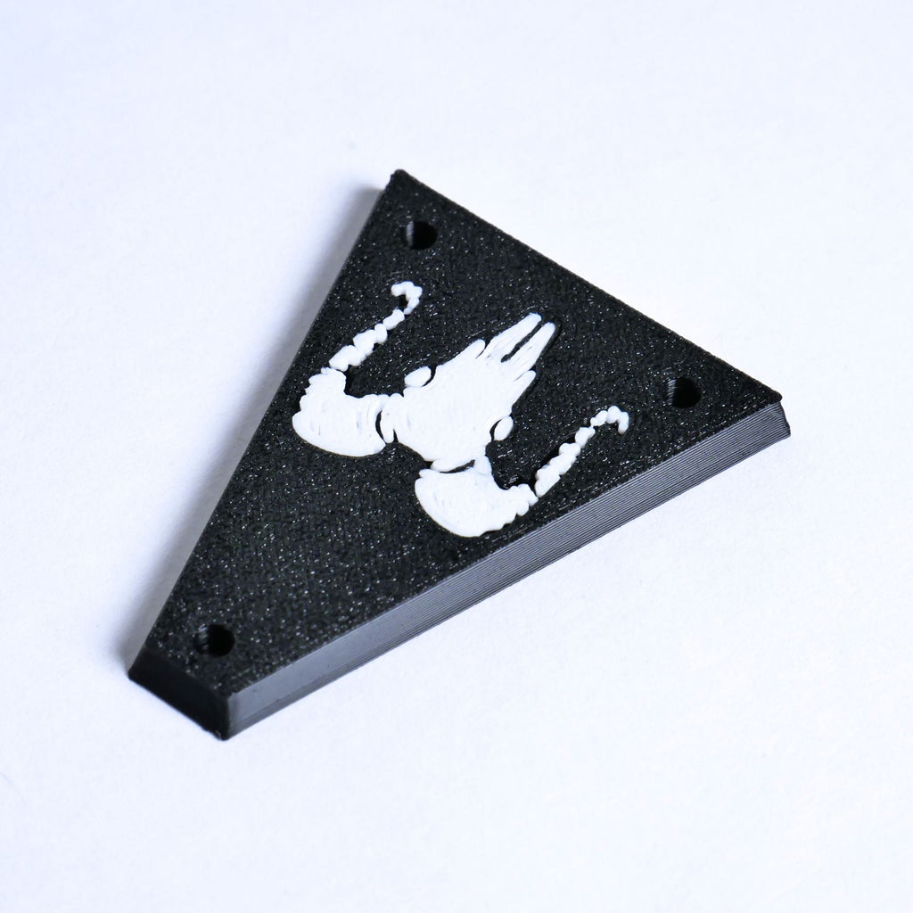 Custom Jackson/ Charvel Truss Rod Cover – Ram Skull (White & Black) - Ploutone