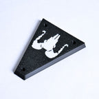 Custom Jackson/ Charvel Truss Rod Cover – Ram Skull (White & Black) - Ploutone
