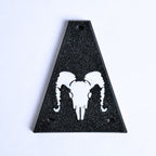Custom Jackson/ Charvel Truss Rod Cover – Ram Skull (White & Black) - Ploutone