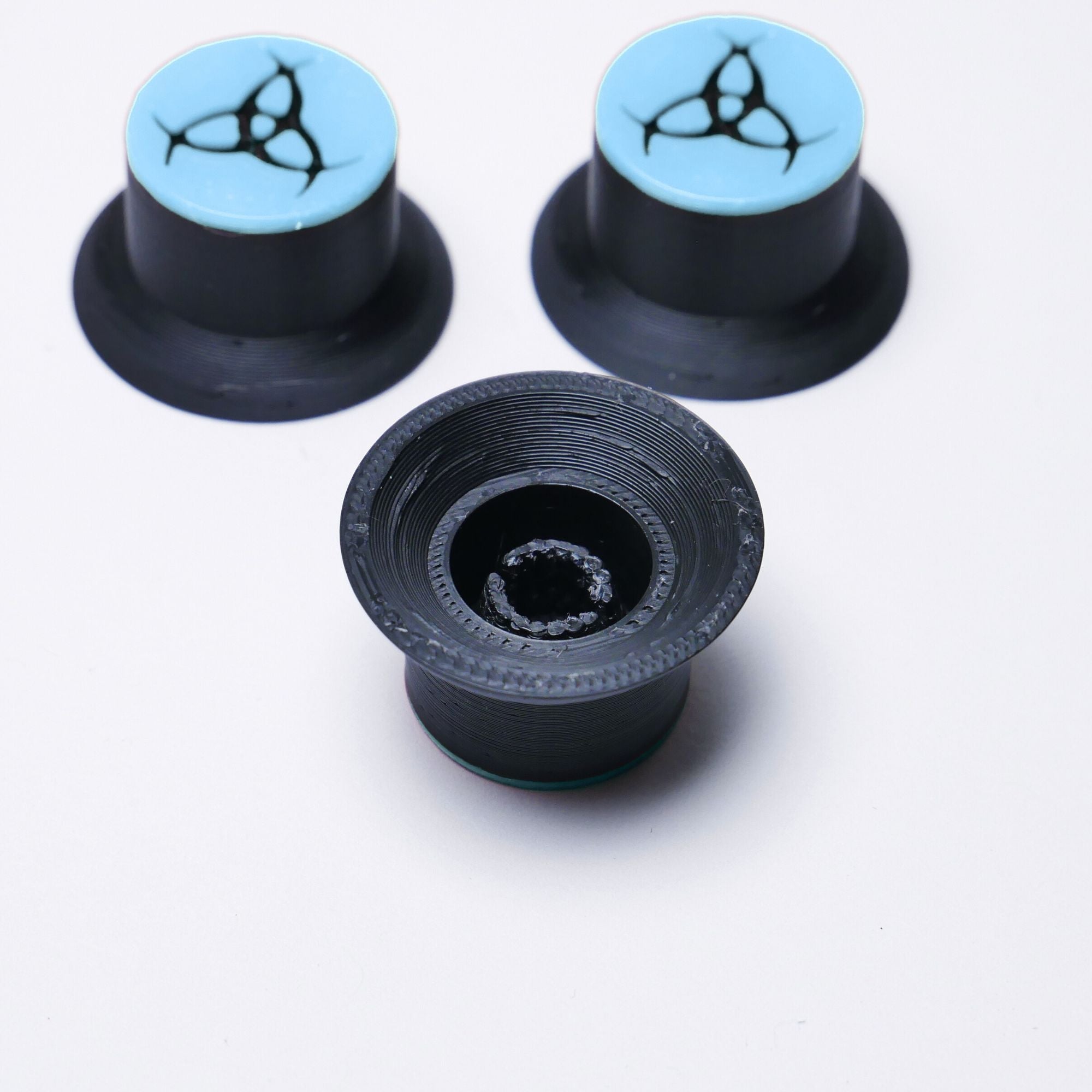 Opus Top Hat Guitar Knobs - Sky Blue and Black Odin's Horns - Ploutone