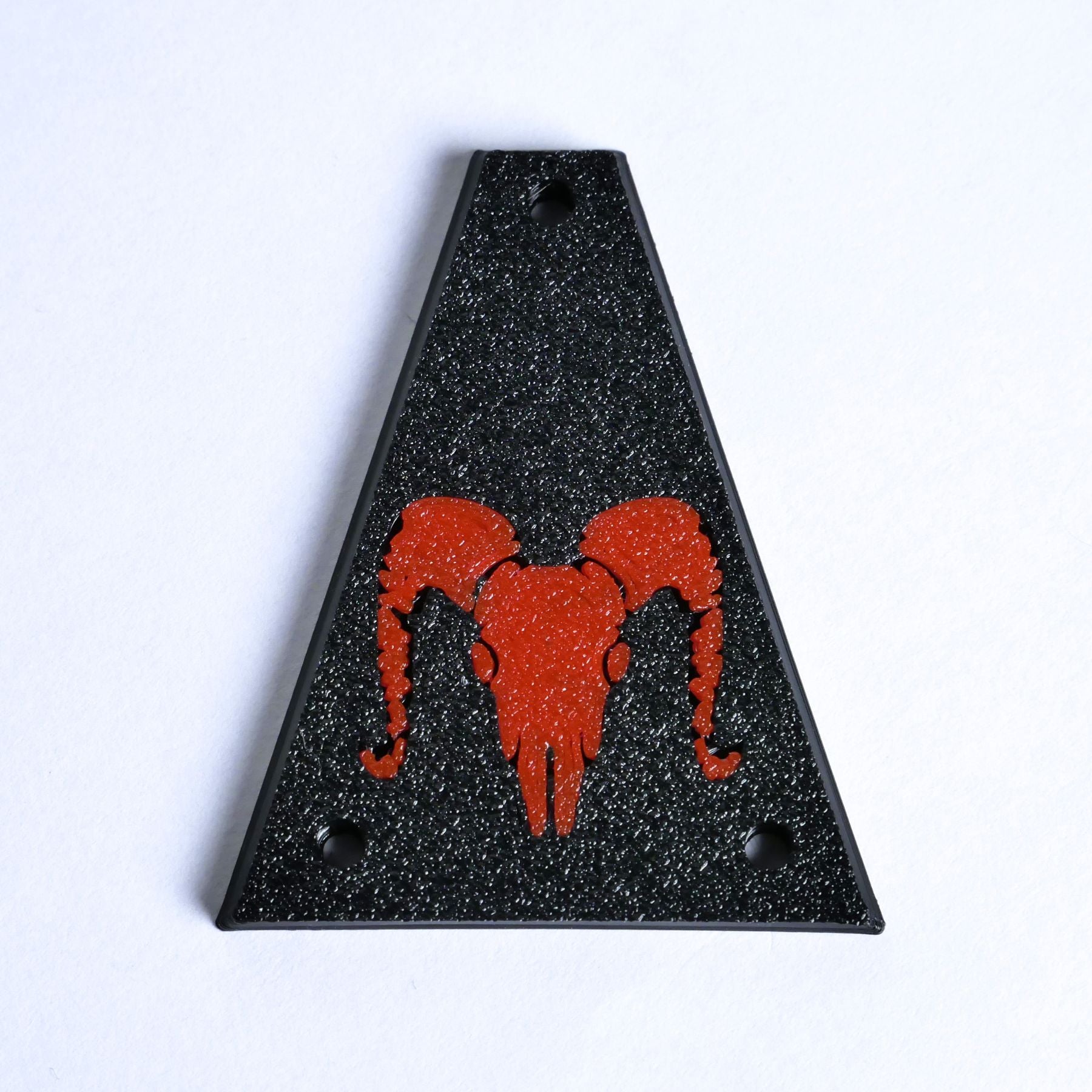 Custom Jackson/ Charvel Guitars Truss Rod Cover – Ram Skull (Red & Black) - Ploutone