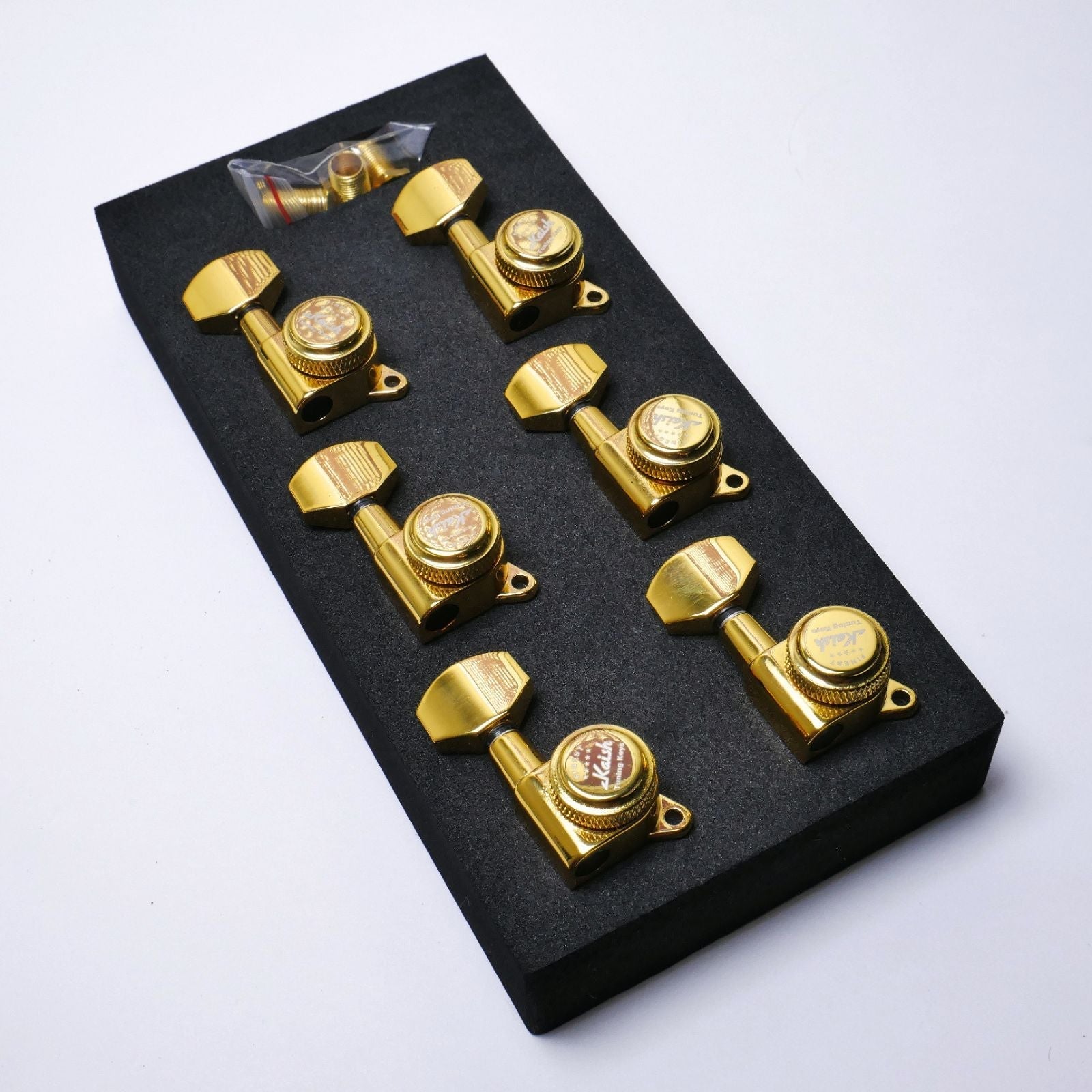Gold Locking Tuners 6R (Right-Handed) - 18:1 Ratio, Fits 10mm (25/64") Holes, 45° Mounting Screw - Electric & Acoustic Guitar - Ploutone