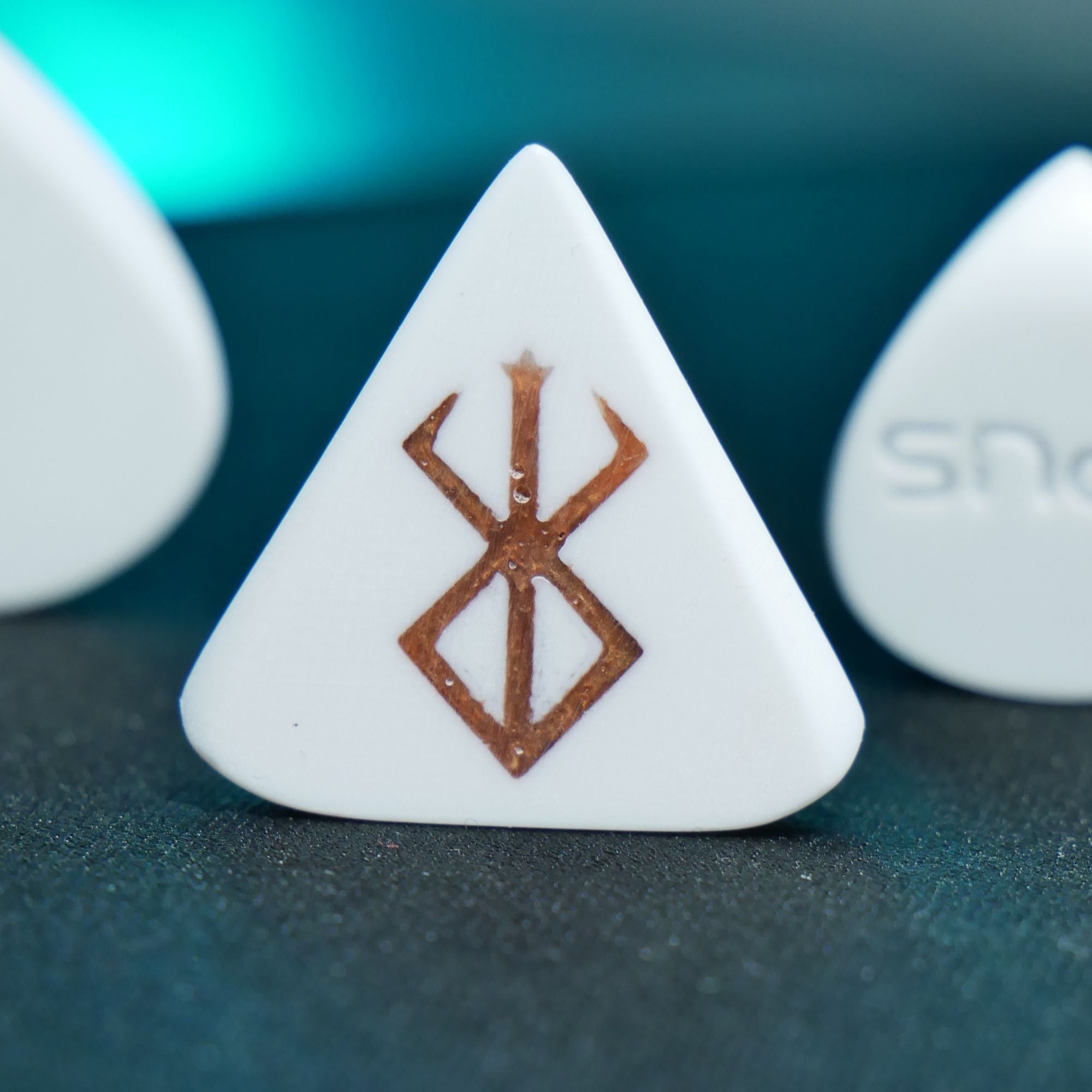 Opus Kesja VALKORE™ - Bronze Berserker 5mm Handmade Guitar Pick - Ploutone