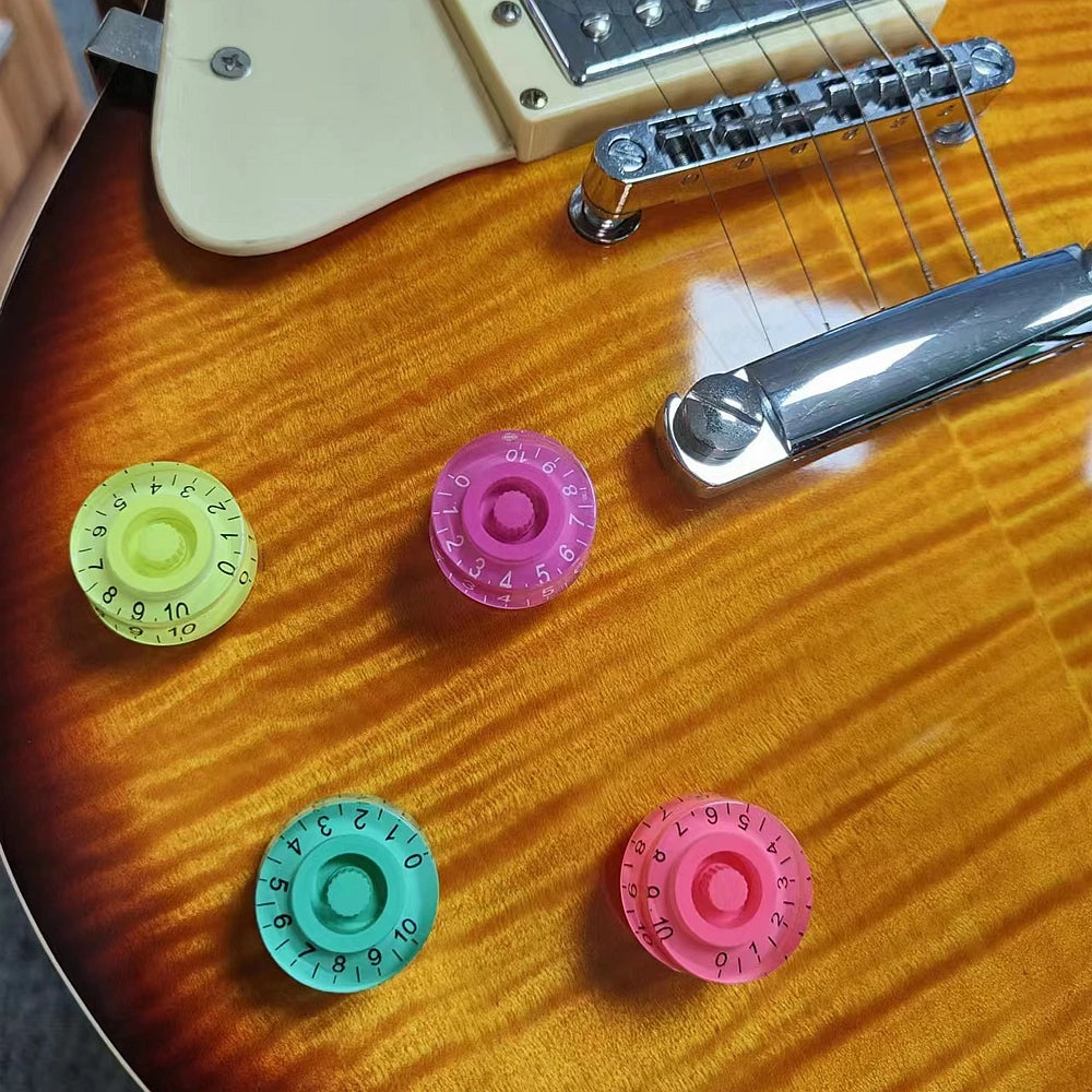 Guitar Speed Knobs, 18 Spline Metric - Gold / Black Lettering Knobs from Ploutone