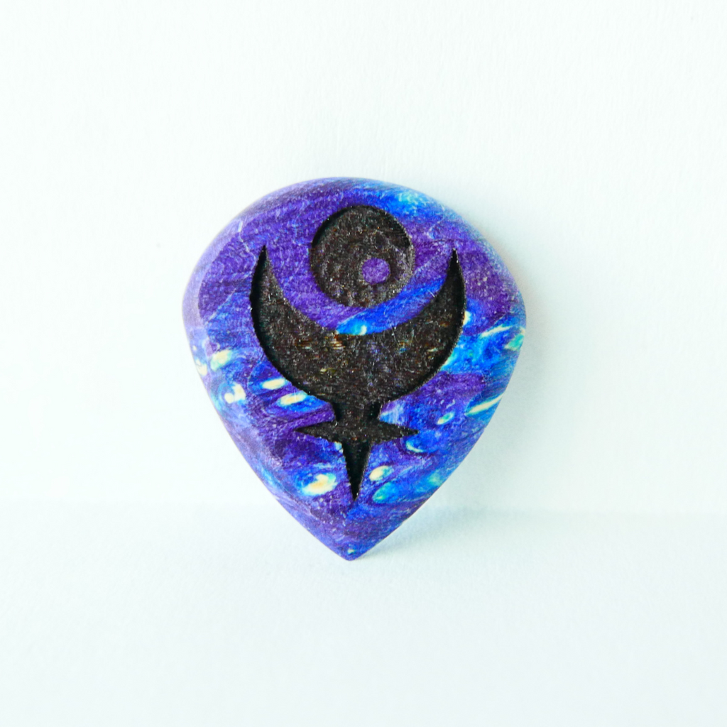 Handcrafted Wooden Guitar Pick - 4.8mm Standard Shape Purple Maple Burl Plectrum - Ploutone