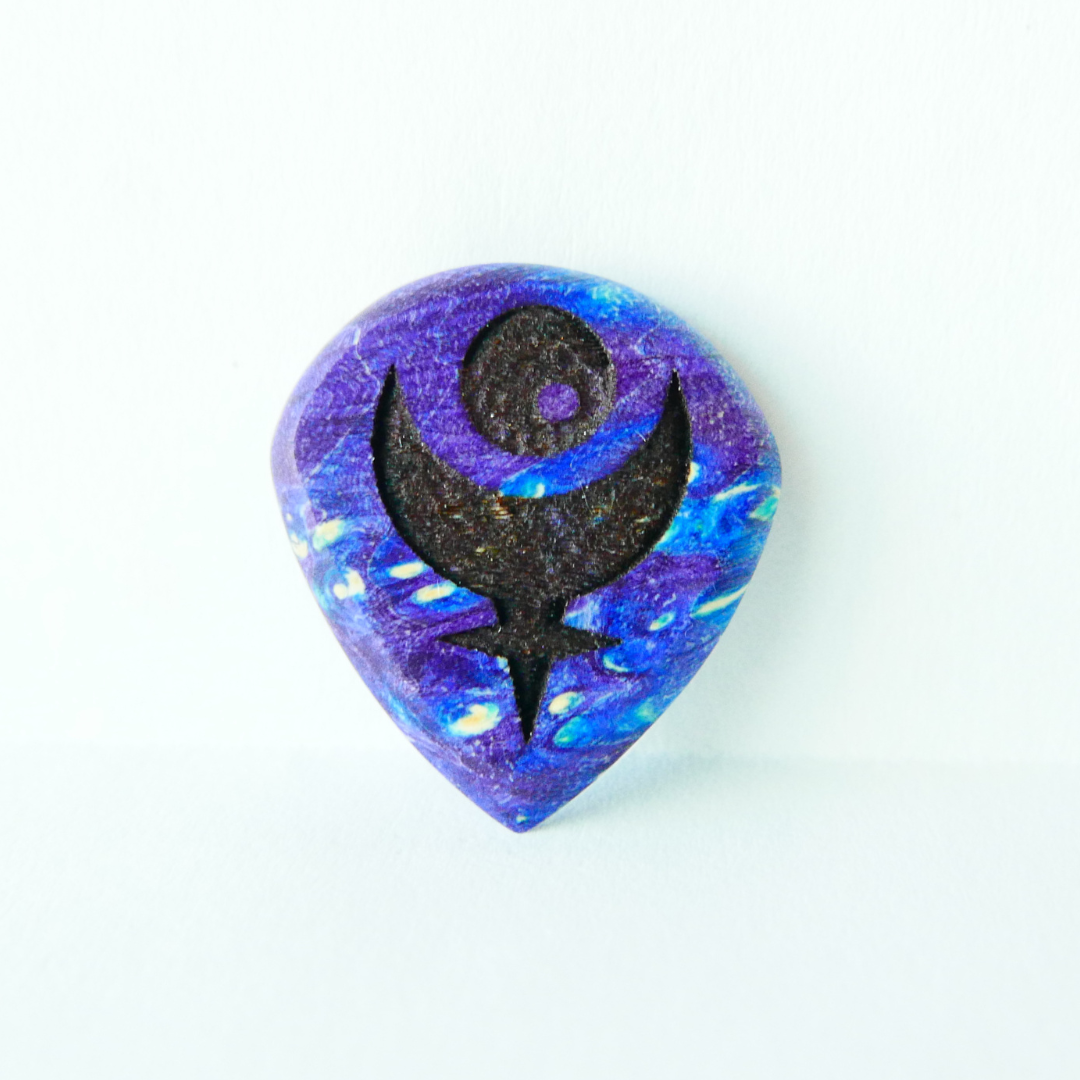 Handcrafted Wooden Guitar Pick - 4.8mm Standard Shape Purple Maple Burl Plectrum - Ploutone