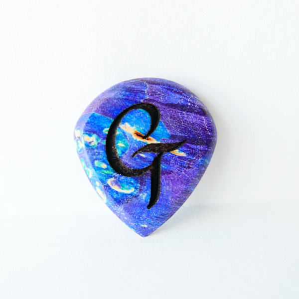 Handcrafted Wooden Guitar Pick - 4.8mm Standard Shape Purple Maple Burl Plectrum - Ploutone